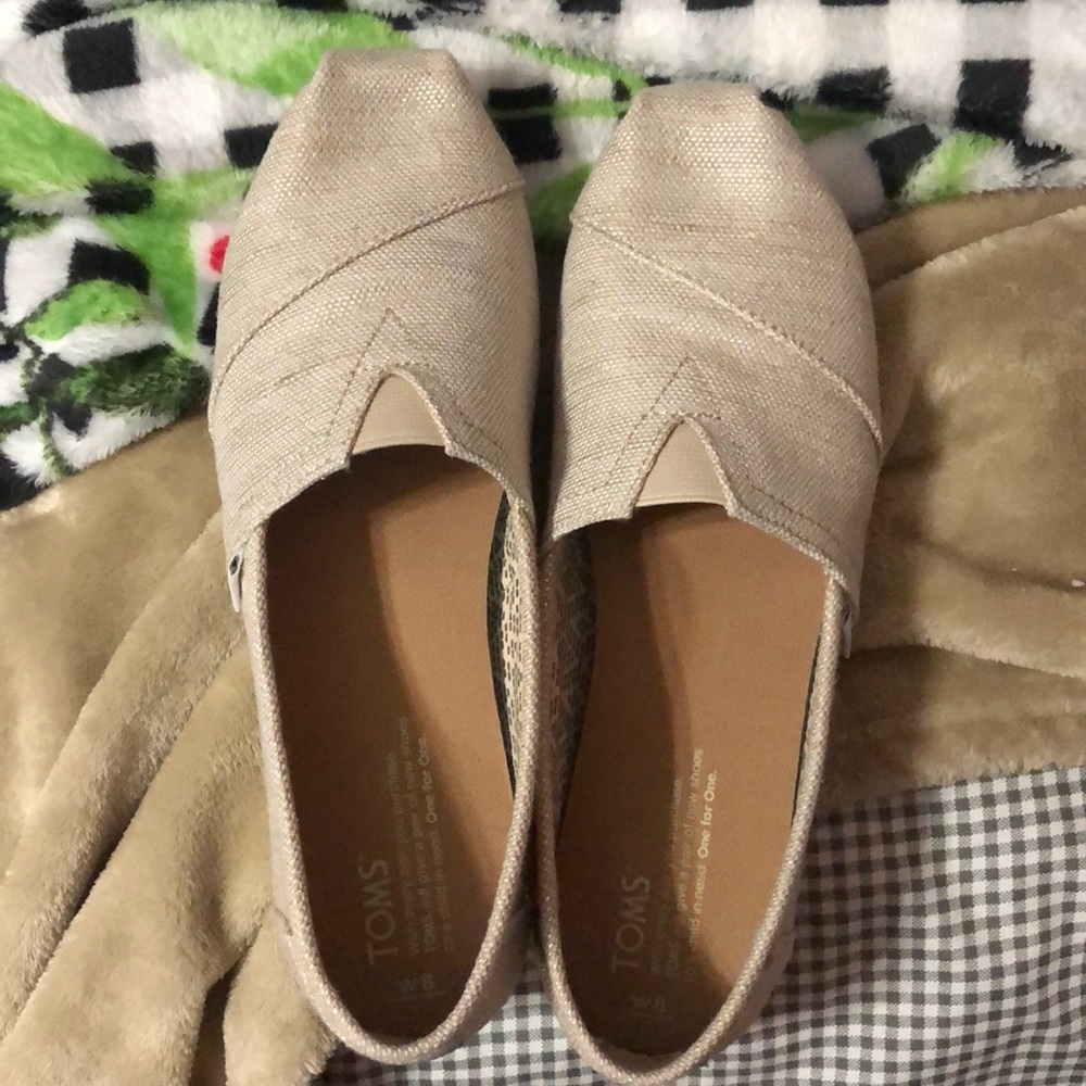 Toms